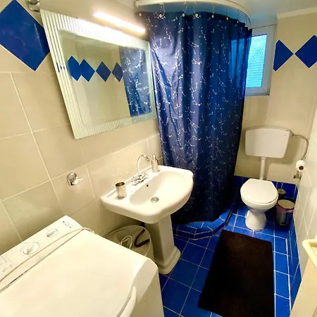 House,with Big Garden & Lawn Apartment Amaliada
